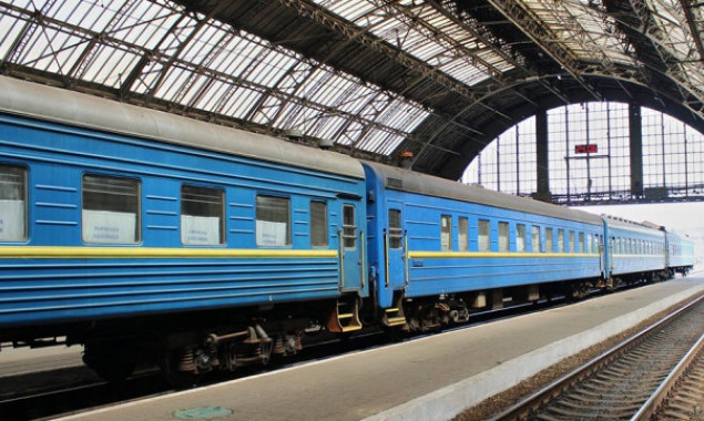 “Укрзалізниця” призначає додаткові поїзди на окремі дати в сполученні між Києвом та Кривим Рогом, Львовом і Ворохтою