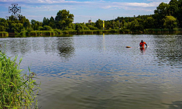 У Києві в озері виявили тіло жінки, за серпень на водоймах міста загинуло 9 осіб