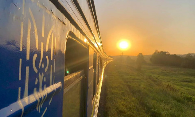 “Укрзалізниця” призначила додаткові поїзди до початку навчального року між Києвом та низкою міст