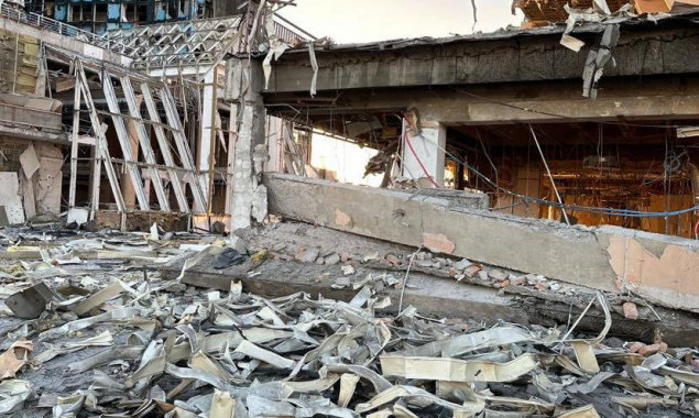 Через нічну ворожу атаку на Одесу було частково зруйновано морвокзал, загинуло двоє людей (фото) 