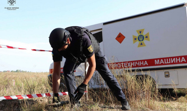 На Київщині сапери ДСНС знищили вже понад 79 тисяч вибухонебезпечних предметів (фото, відео)