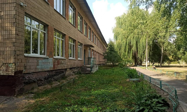 На Київщині підрядника підозрюють у привласненні 280 тисяч гривень на відбудові навчальних закладів