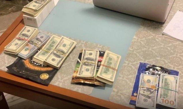 Чотирьох суддів Київського апеляційного суду викрили на хабарі у 35 тисяч доларів