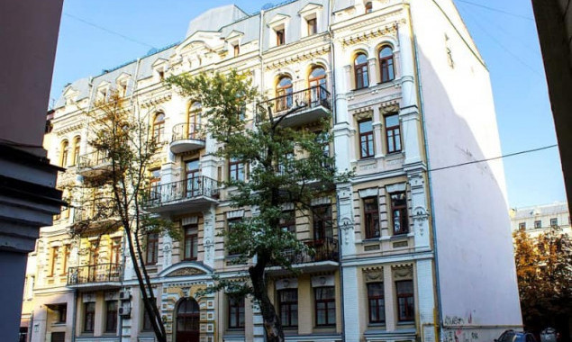Поліція розслідує незаконну надбудову на старовинному будинку Загієва у столиці