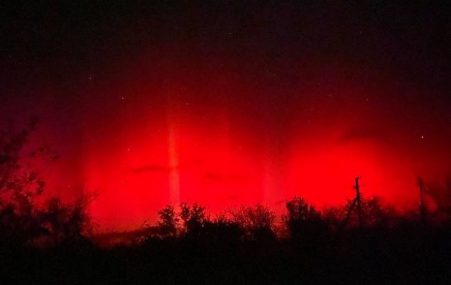 Вчора у небі над Україною можна було спостерігати “криваве” північне сяйво (фото)