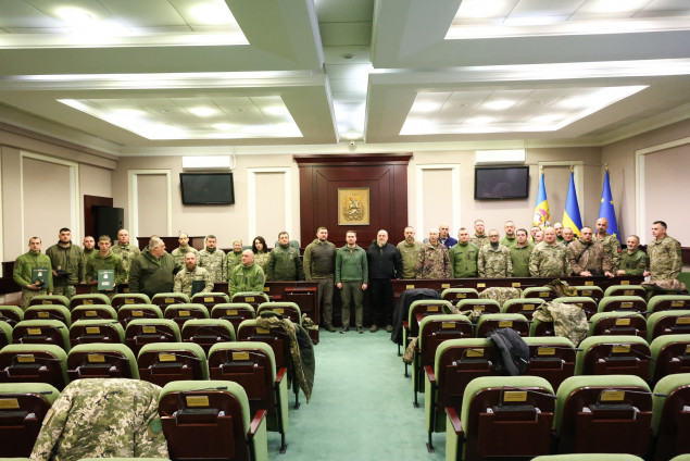 Начальник Київської ОВА Руслан Кравченко привітав військових із Днем Збройних сил України (фото)