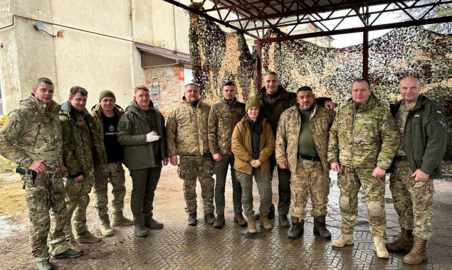 Українським захисникам на Донбасі передали 200 FPV дронів і 3 системи РЕБ, - Кличко