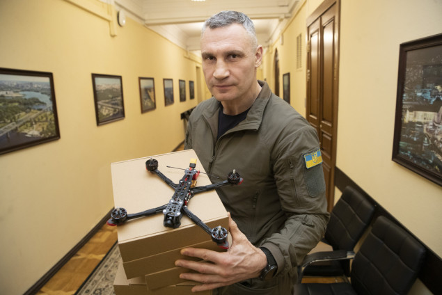 Ще 40 FPV дронів вирушать до українських Захисників на Донбас, - Кличко