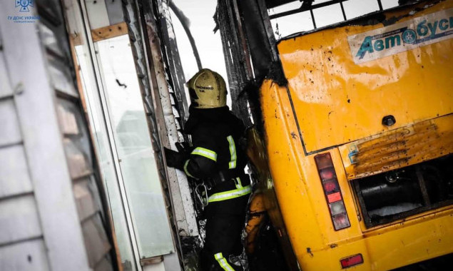 Унаслідок пожежі у Білоцерківському автотранспортному підпримстві згорів пасажирський автобус 