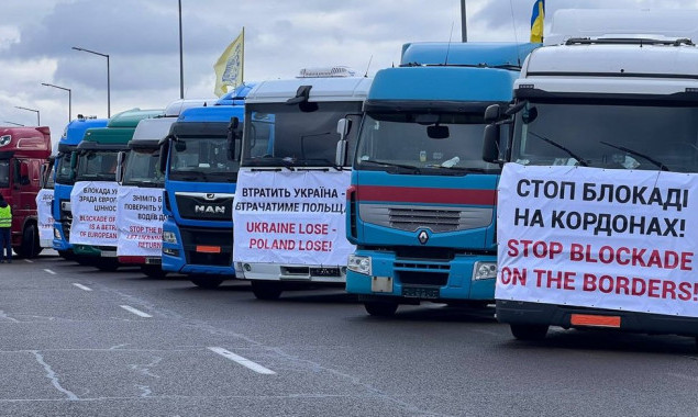 Українські перевізники почали протести біля пунктів пропуску з Польщею у відповідь на блокаду поляків 