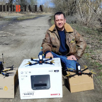 Виробництво FPV дронів має стати національною ідеєю, поки це не зробила росія, – засновник проєкту “Іванківські ластівки” Береговий