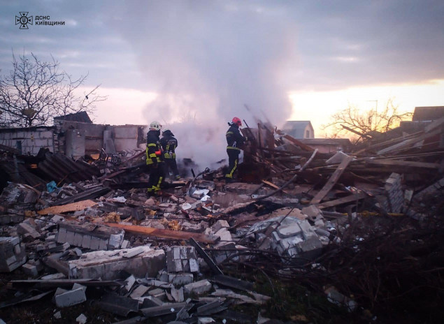 На Обухівщині внаслідок вибуху в житловому будинку постраждала жінка (відео)