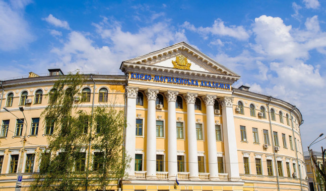 У Києво-Могилянській академії заявляють про “політичний тиск” через призначення ДІАМ перевірки реставрації Братських келій