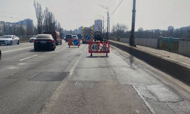 У столиці через ремонт на Харківському шосе ускладнений рух транспорту