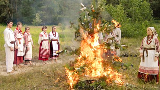 Огонь предков: в Оренбурге отпраздновали ночь на Ивана Купалу